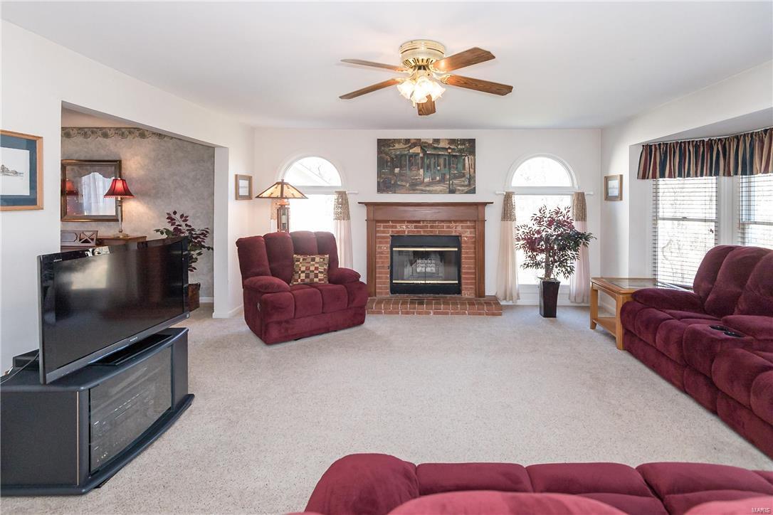 501 Oak Leaf Manor Court Ballwin, MO 63021 - Photo 18 of 40