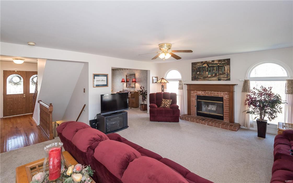 501 Oak Leaf Manor Court Ballwin, MO 63021 - Photo 19 of 40