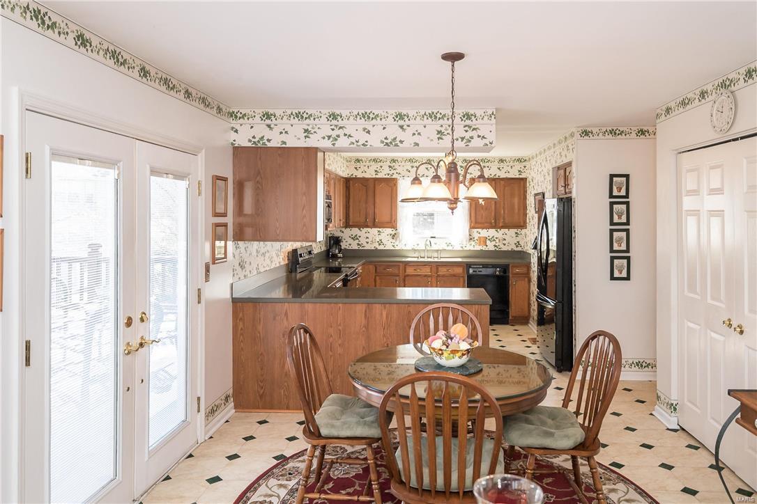 501 Oak Leaf Manor Court Ballwin, MO 63021 - Photo 21 of 40