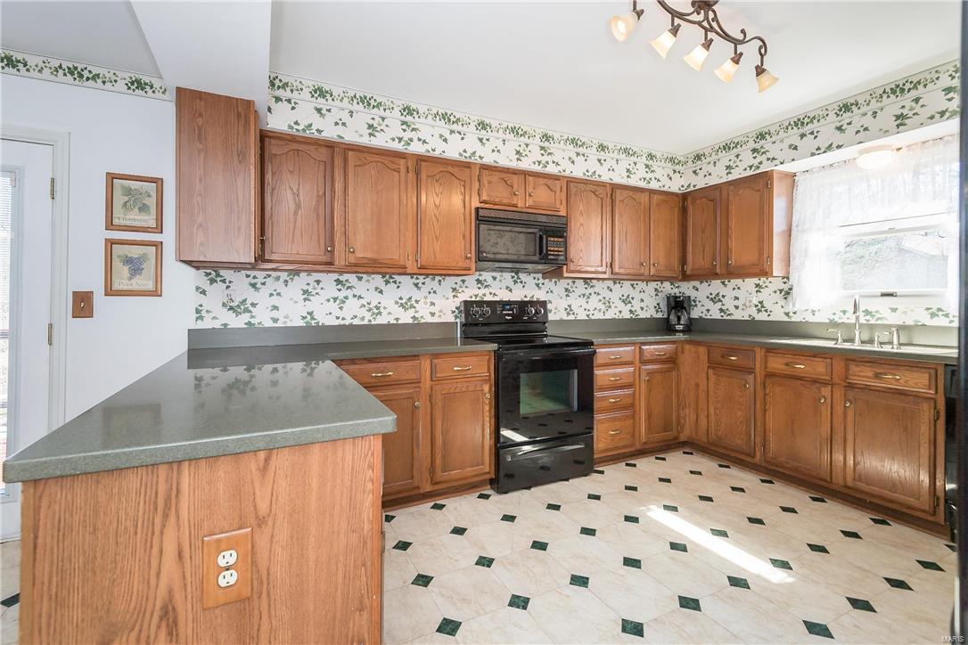 501 Oak Leaf Manor Court Ballwin, MO 63021 - Photo 24 of 40