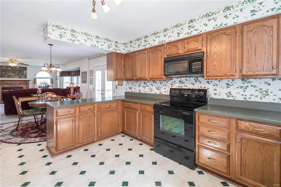 501 Oak Leaf Manor Court Ballwin, MO 63021 - Photo 25 of 40