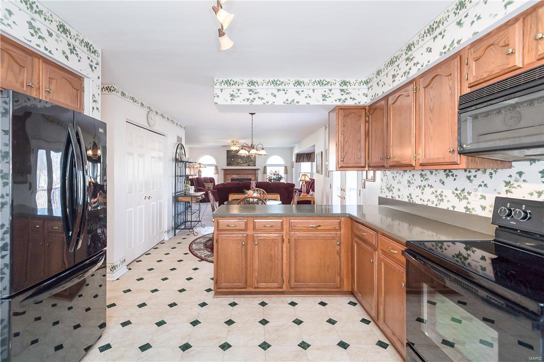 501 Oak Leaf Manor Court Ballwin, MO 63021 - Photo 26 of 40