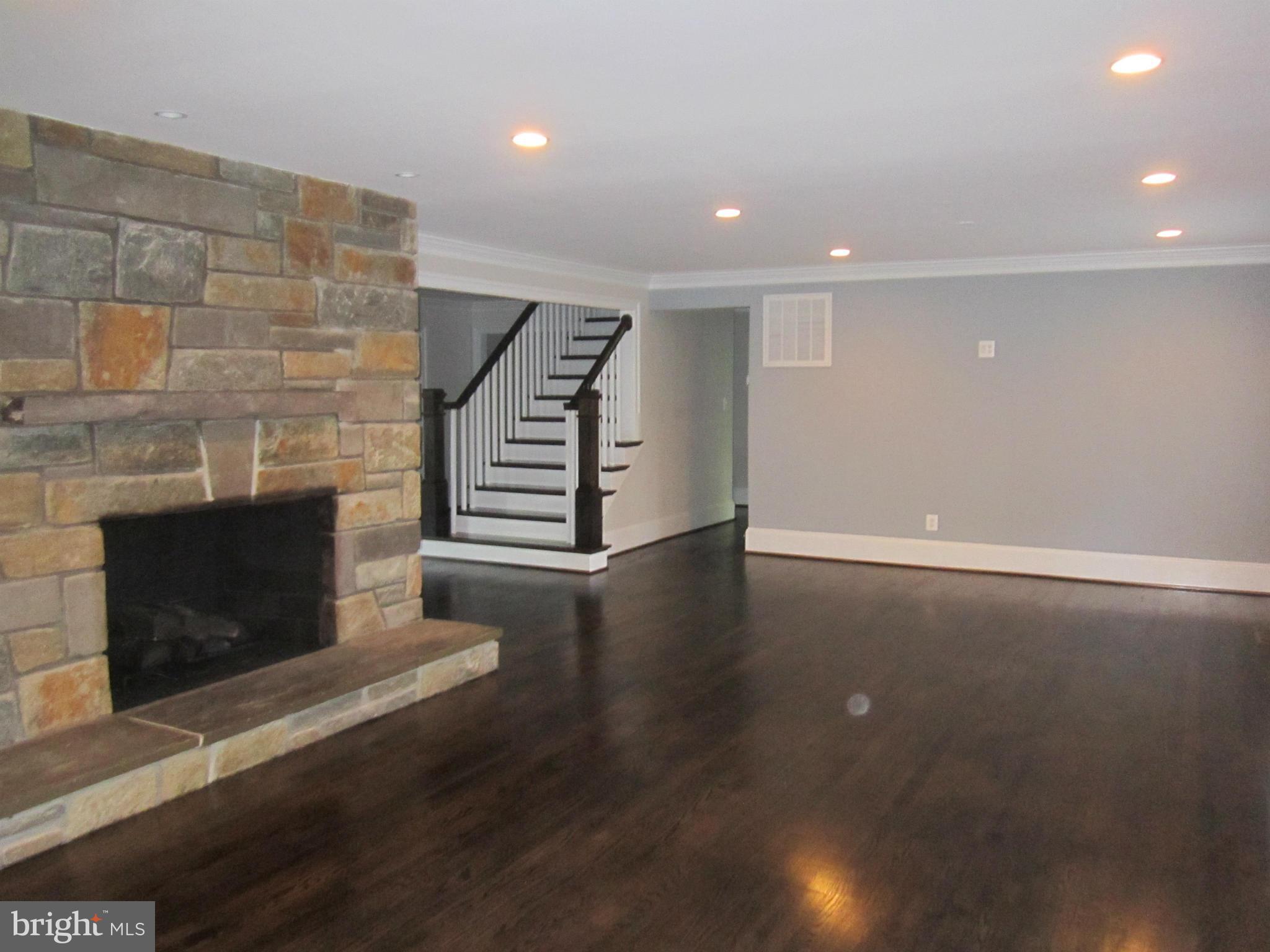 4611 Pinetree Road Rockville, MD 20853 - Photo 4 of 29 Family Room