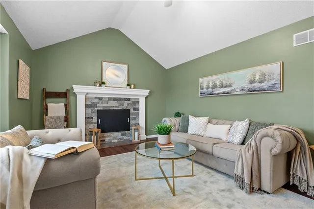 $275,000 | 2617 Northwest Richard Drive, Blue Springs, MO 64015