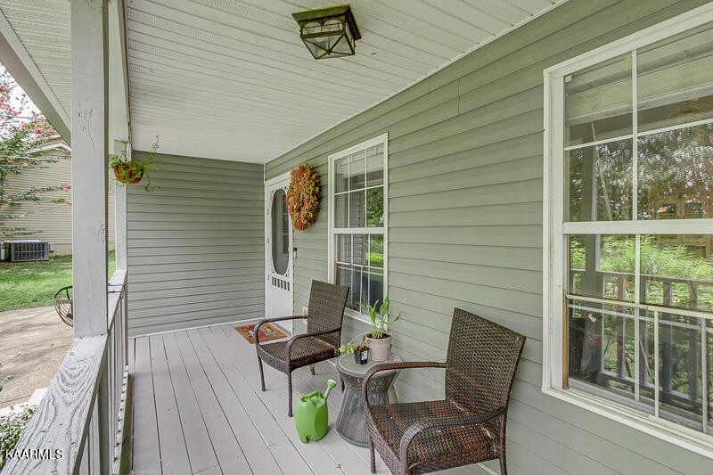 2440 Chimney Ridge Road Knoxville, TN 37923 - Photo 2 of 17 Gallery Image 2