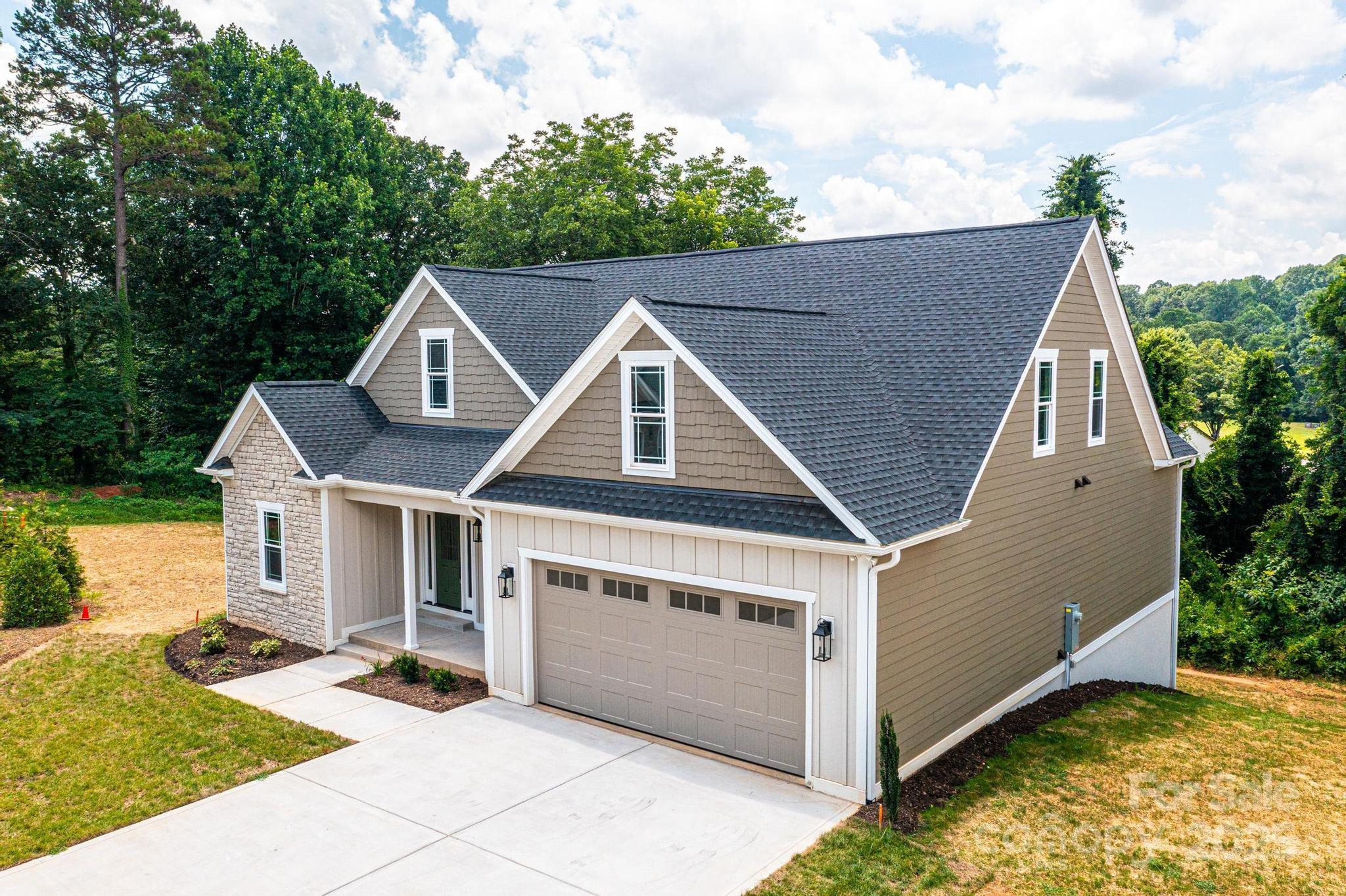 2113 6th Street Northwest, Unit 2 Hickory, NC 28601 - Photo 3 of 48