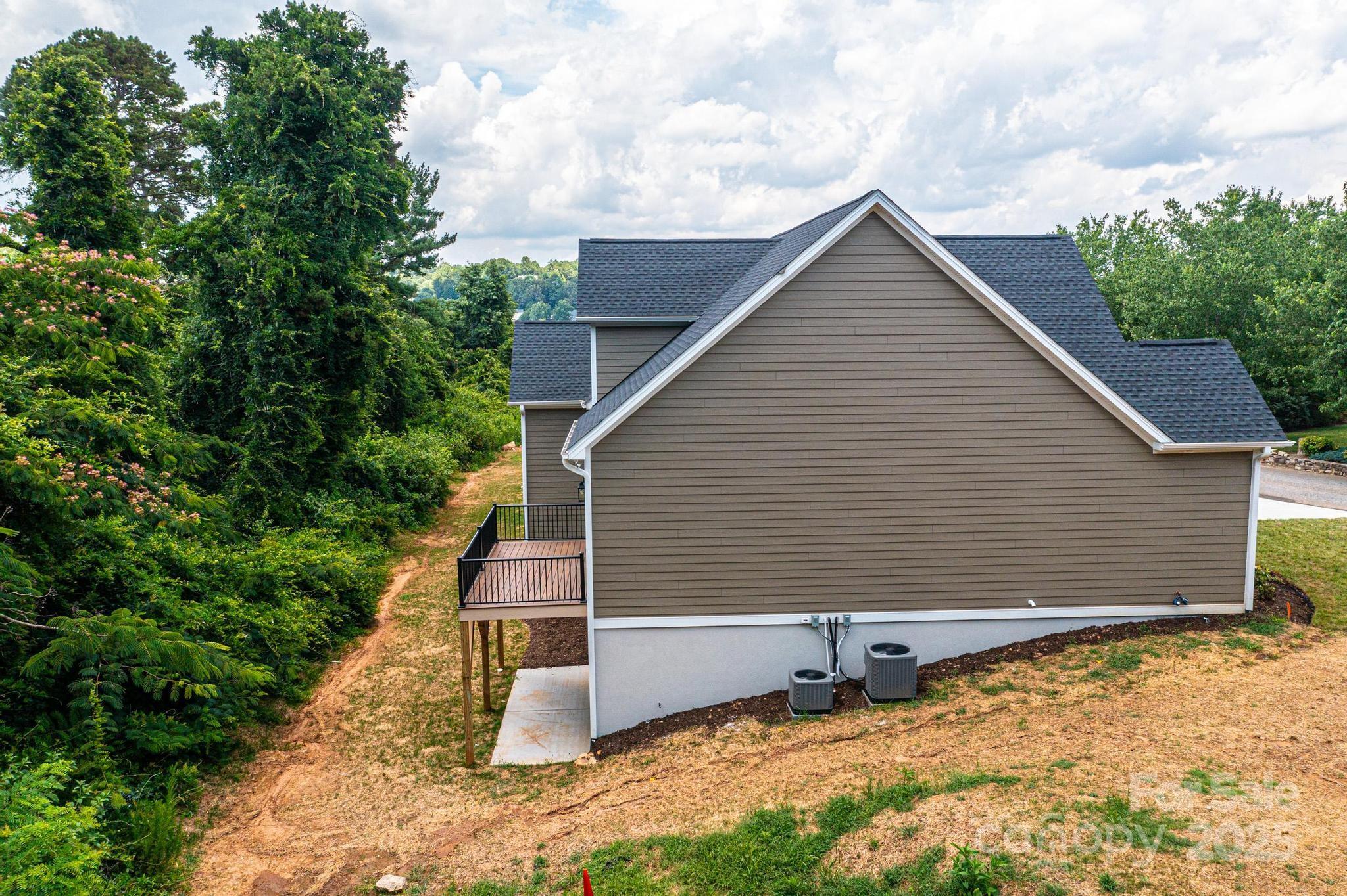 2113 6th Street Northwest, Unit 2 Hickory, NC 28601 - Photo 5 of 48