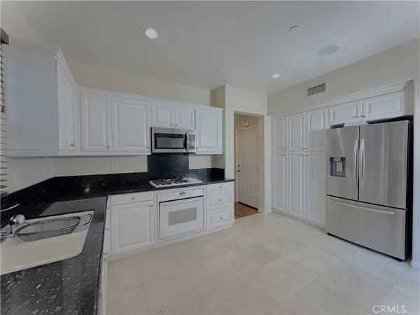 $5,200 | 38 Gardenpath, Irvine, CA 92603