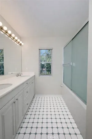 $5,200 | 38 Gardenpath, Irvine, CA 92603