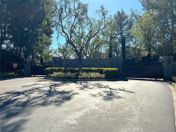 $5,500 | 38 Gardenpath, Irvine, CA 92603