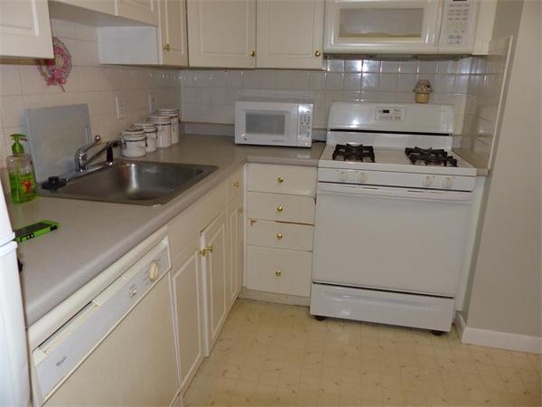 1 Brown Avenue, Unit 137 Amesbury, MA 01913 - Photo 2 of 13