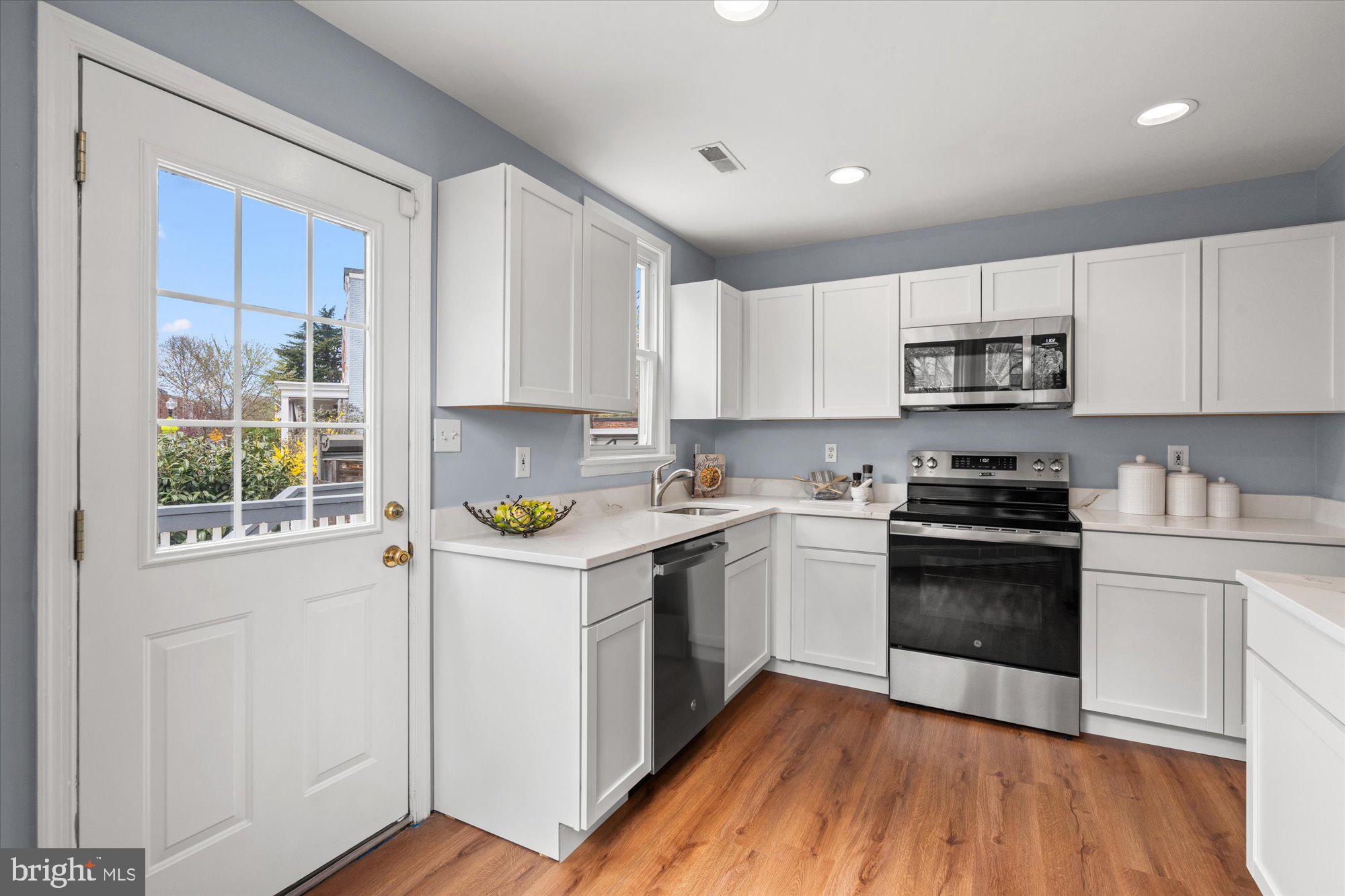 349 Kentucky Avenue Southeast Washington, DC 20003 - Photo 10 of 41 Updated Kitchen