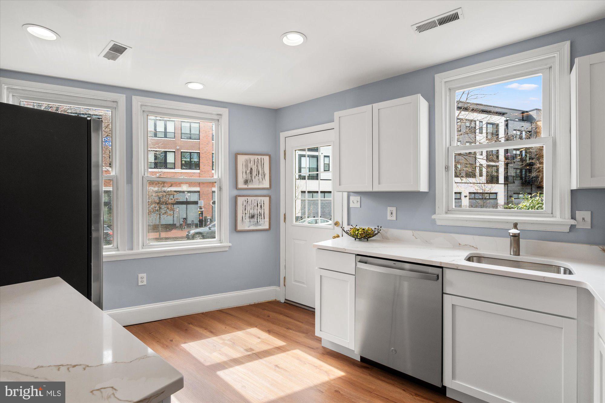 349 Kentucky Avenue Southeast Washington, DC 20003 - Photo 11 of 41 Updated Kitchen