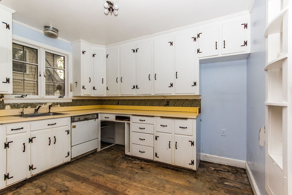15 Elwell Road Boston, MA 02130 - Photo 4 of 10 Gallery Image 4
