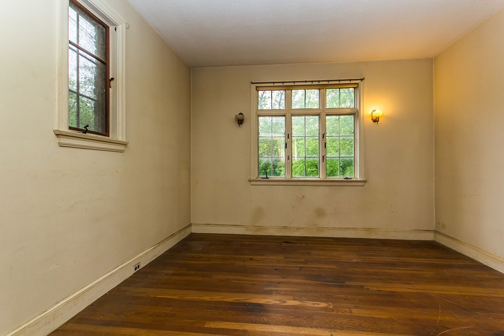 15 Elwell Road Boston, MA 02130 - Photo 6 of 10 Gallery Image 6