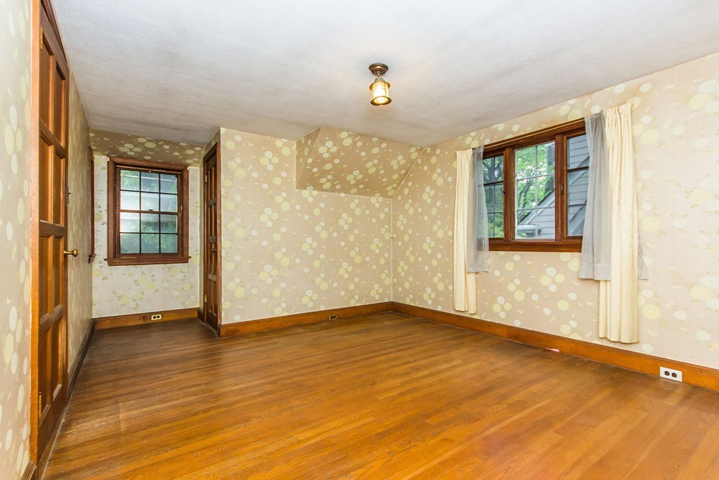 15 Elwell Road Boston, MA 02130 - Photo 9 of 10 Gallery Image 9