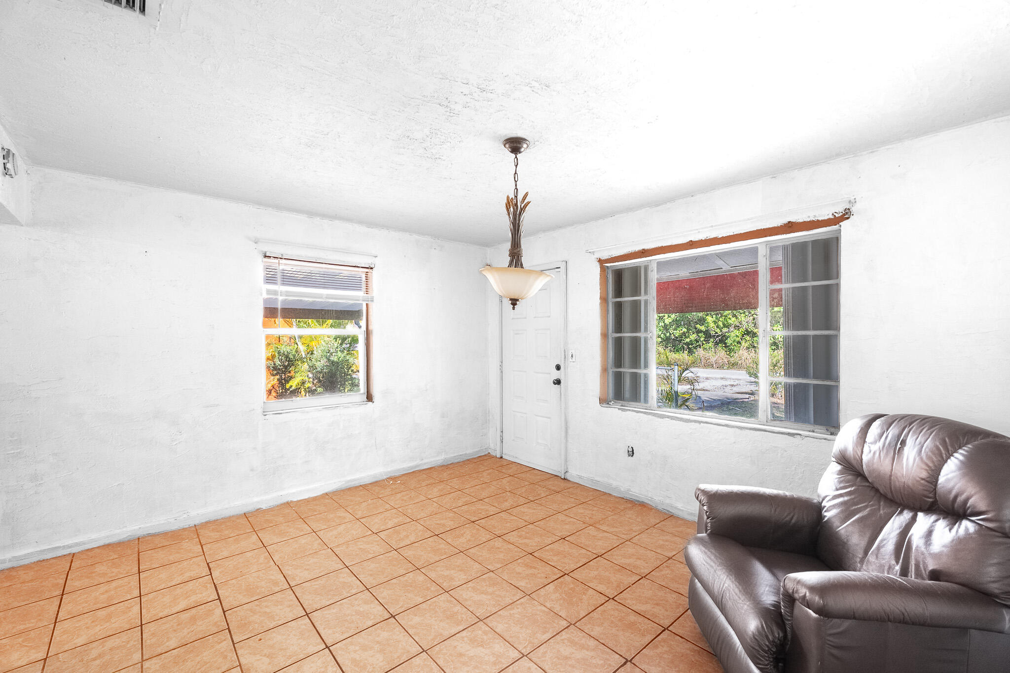 4001 Ave O Fort Pierce, FL 34947 - Photo 4 of 25 4