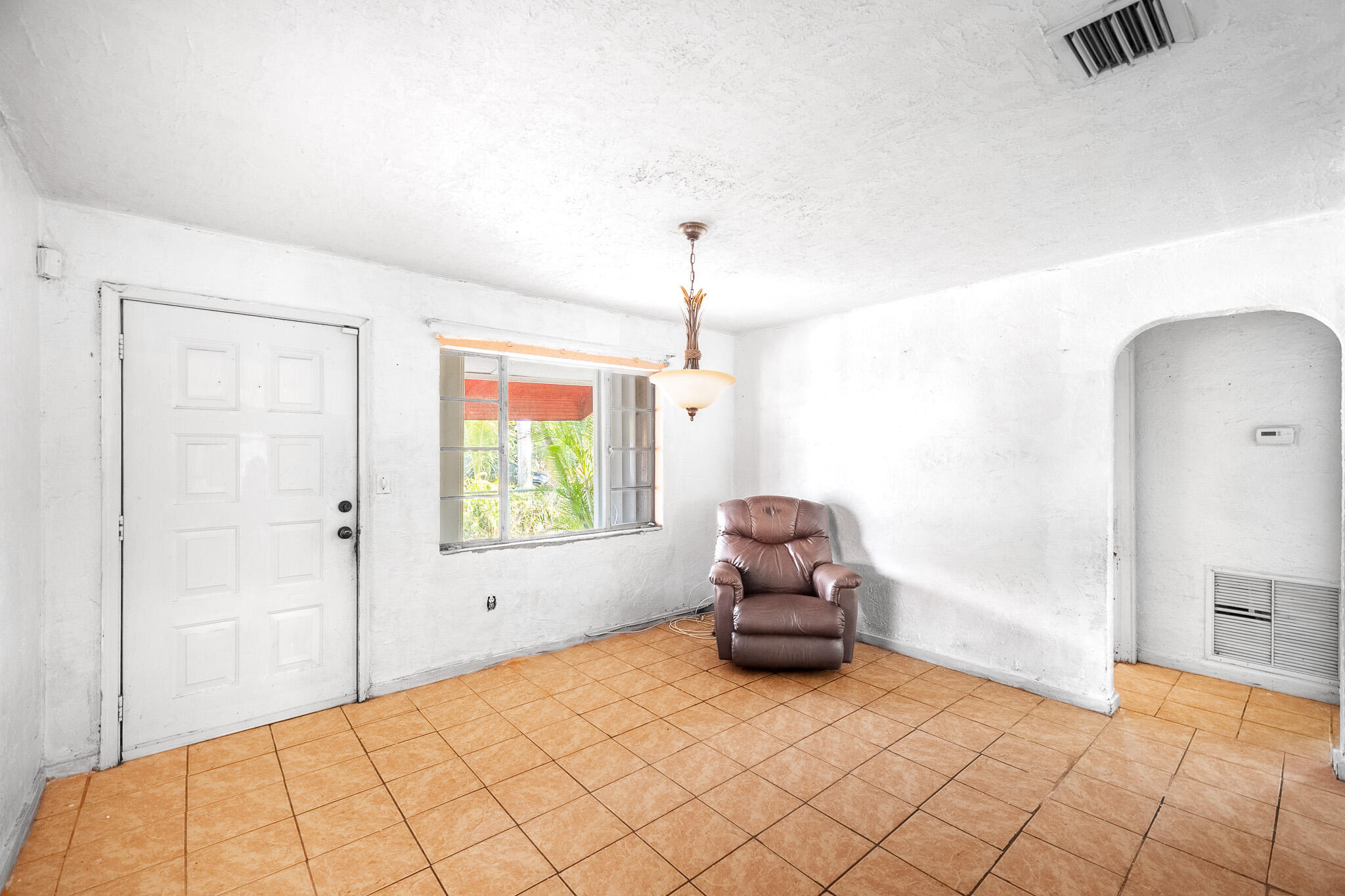 4001 Ave O Fort Pierce, FL 34947 - Photo 5 of 25 5