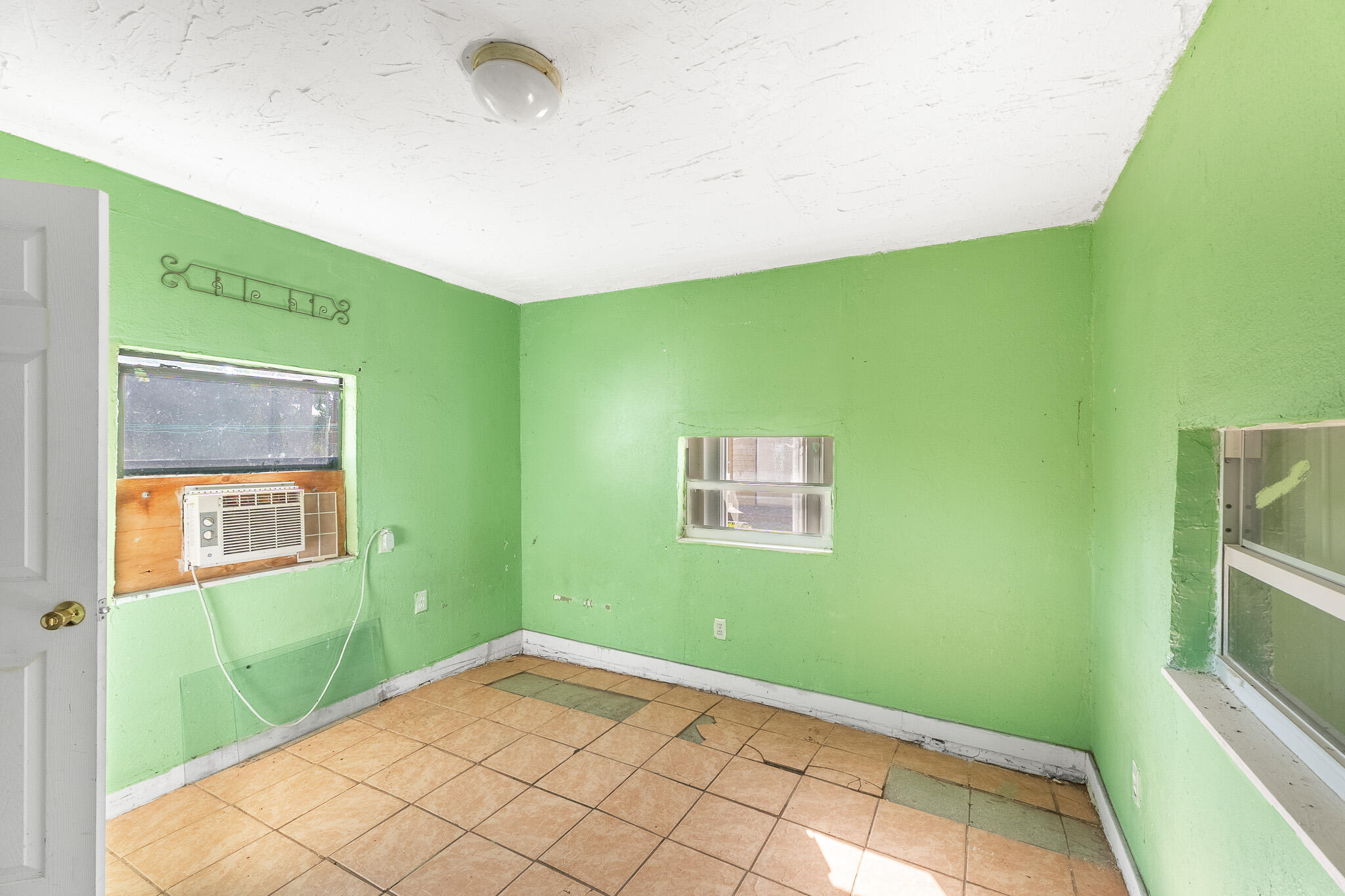 4001 Ave O Fort Pierce, FL 34947 - Photo 9 of 25 9