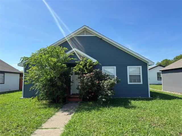 $1,650 | 817 Kingdom Circle, Waxahachie, TX 75167