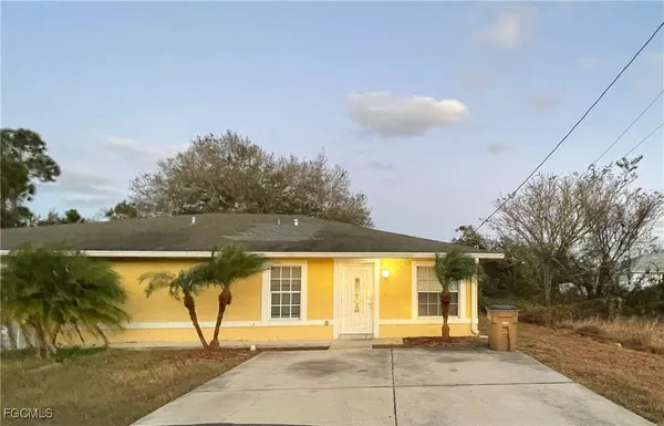 $1,350 | 361 Bell Boulevard, Lehigh Acres, FL 33974