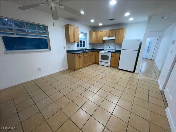 $1,350 | 361 Bell Boulevard, Lehigh Acres, FL 33974