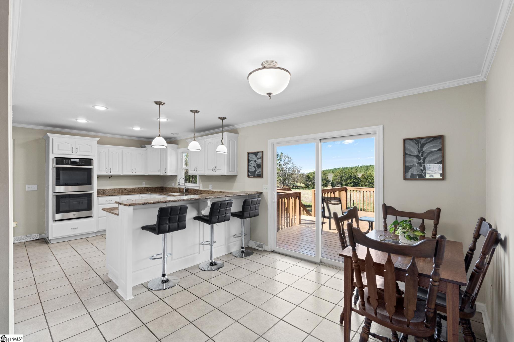 814 Jenkins Bridge Road Simpsonville, SC 29680 - Photo 14 of 37