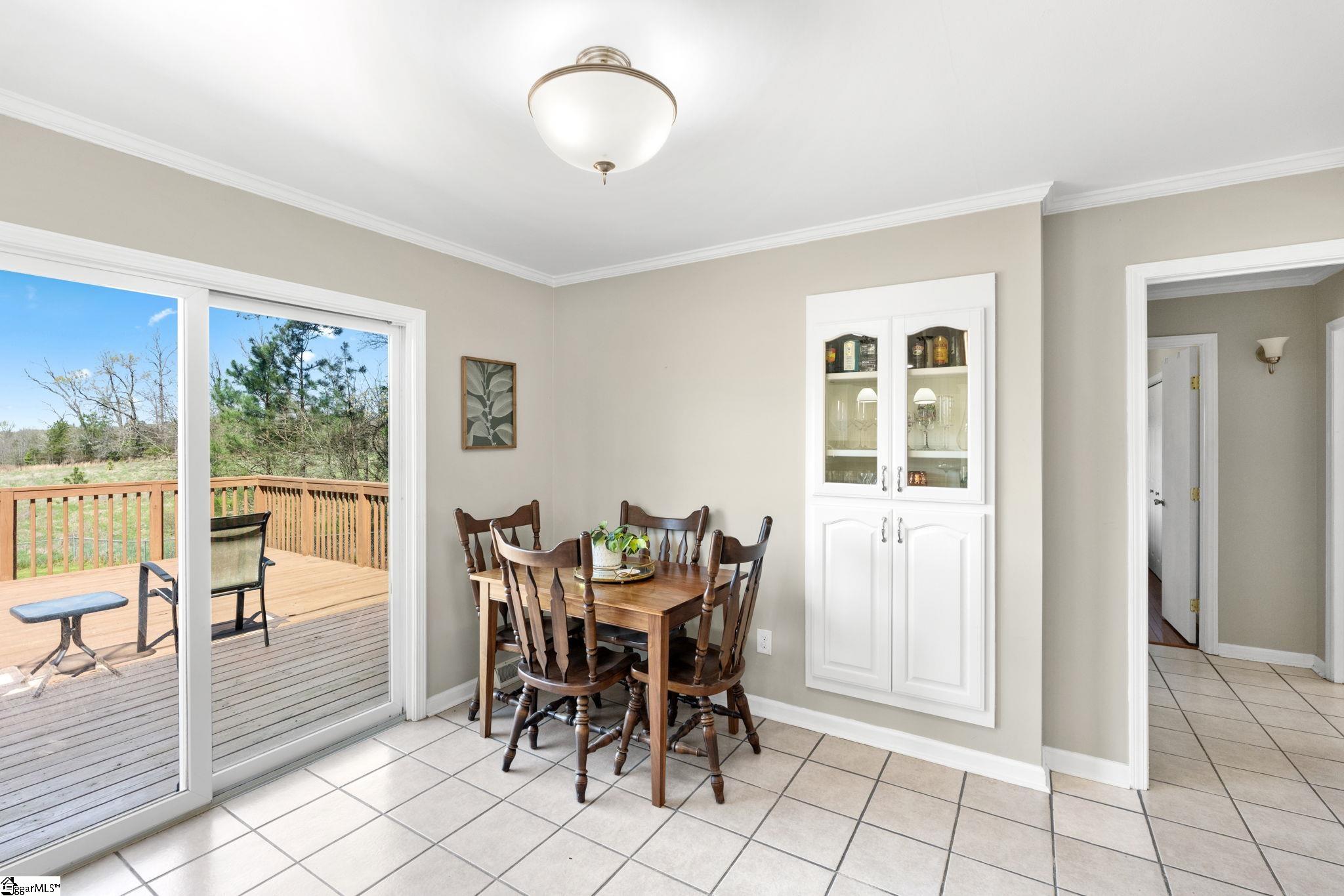 814 Jenkins Bridge Road Simpsonville, SC 29680 - Photo 16 of 37