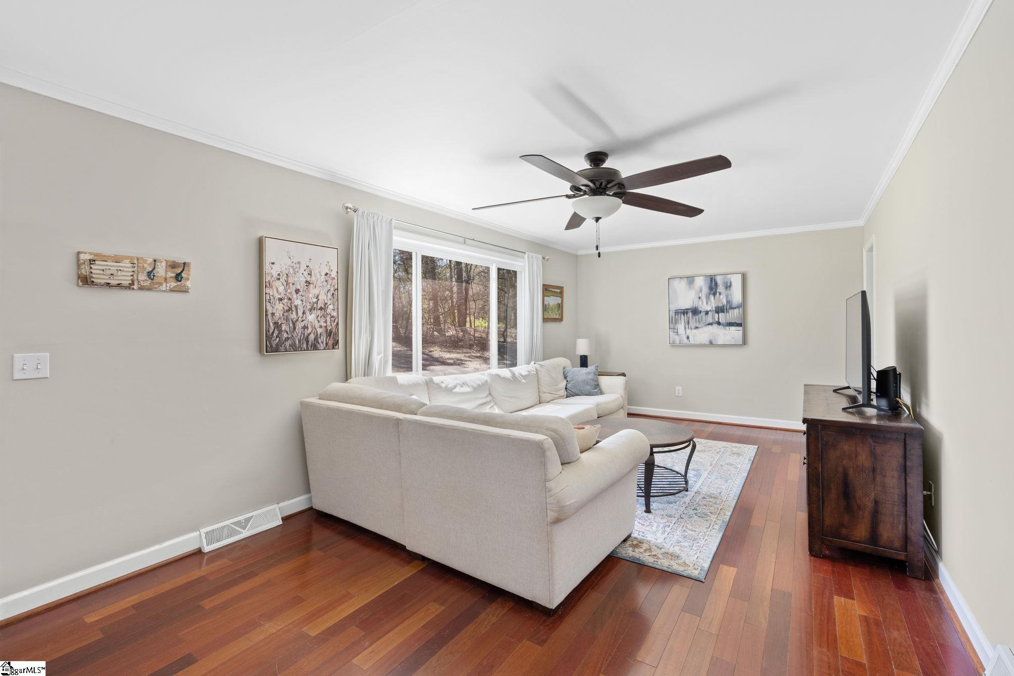 814 Jenkins Bridge Road Simpsonville, SC 29680 - Photo 5 of 37