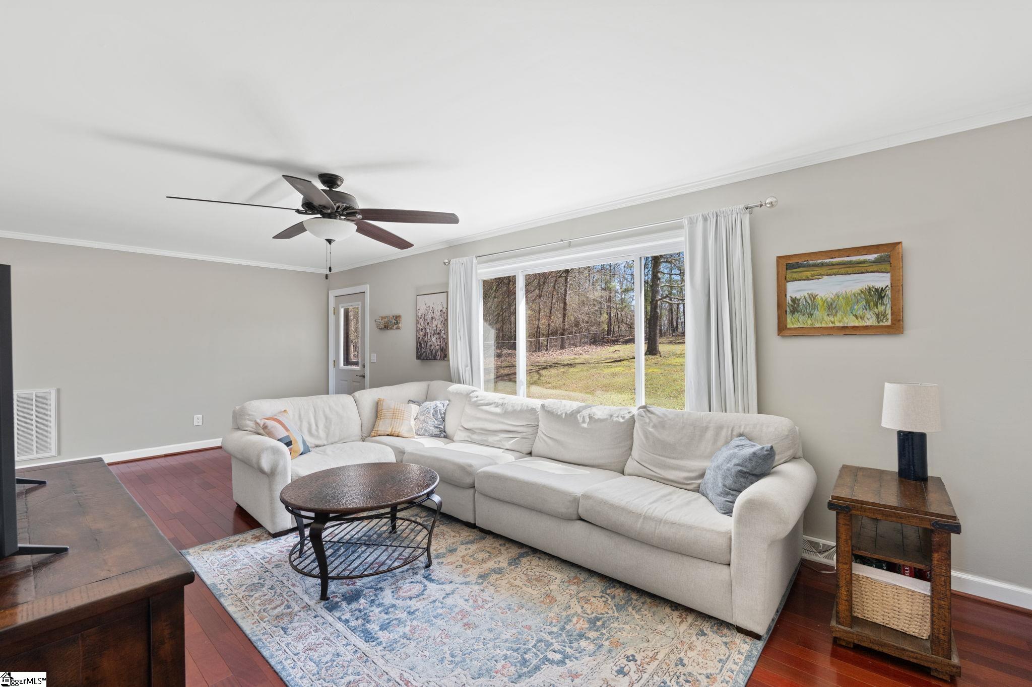 814 Jenkins Bridge Road Simpsonville, SC 29680 - Photo 7 of 37
