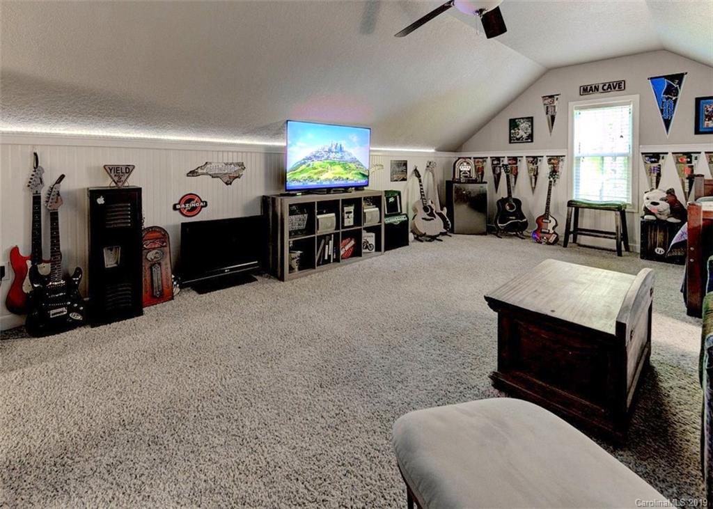 154 Butler Ridge Hendersonville, NC 28792 - Photo 11 of 24 Gallery Image 11