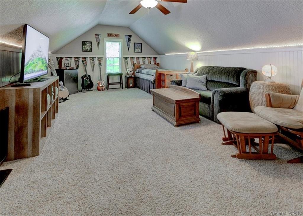 154 Butler Ridge Hendersonville, NC 28792 - Photo 12 of 24 Gallery Image 12