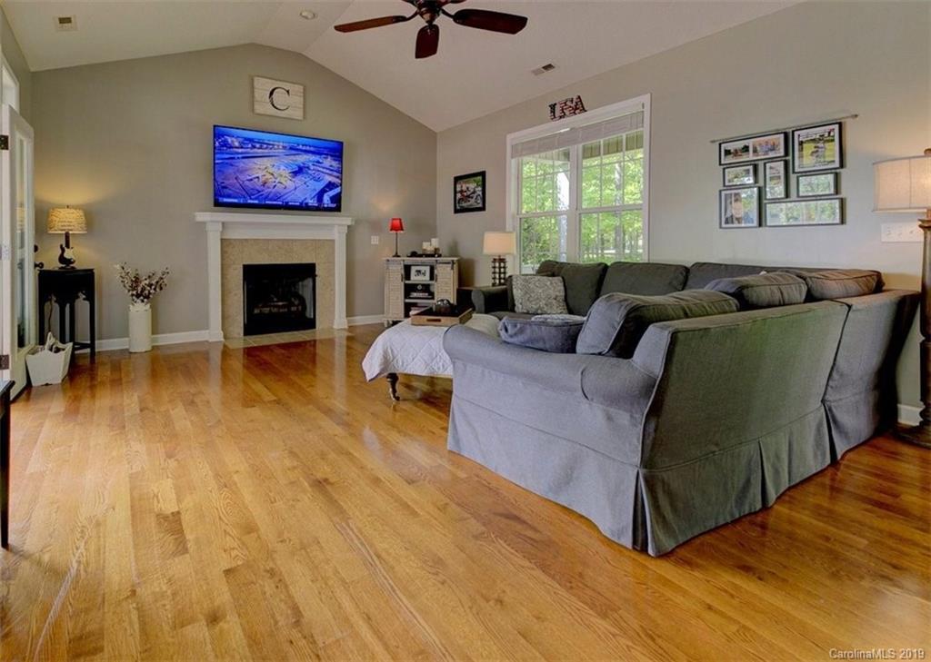 154 Butler Ridge Hendersonville, NC 28792 - Photo 9 of 24 Gallery Image 9