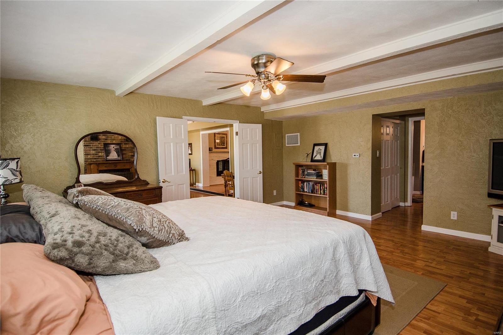 5428 Kerth Road St. Louis, MO 63128 - Photo 15 of 41 Gallery Image 15