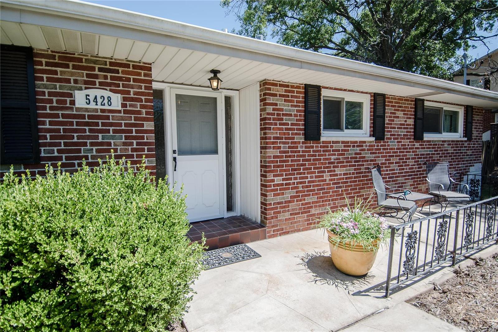 5428 Kerth Road St. Louis, MO 63128 - Photo 3 of 41 Gallery Image 3