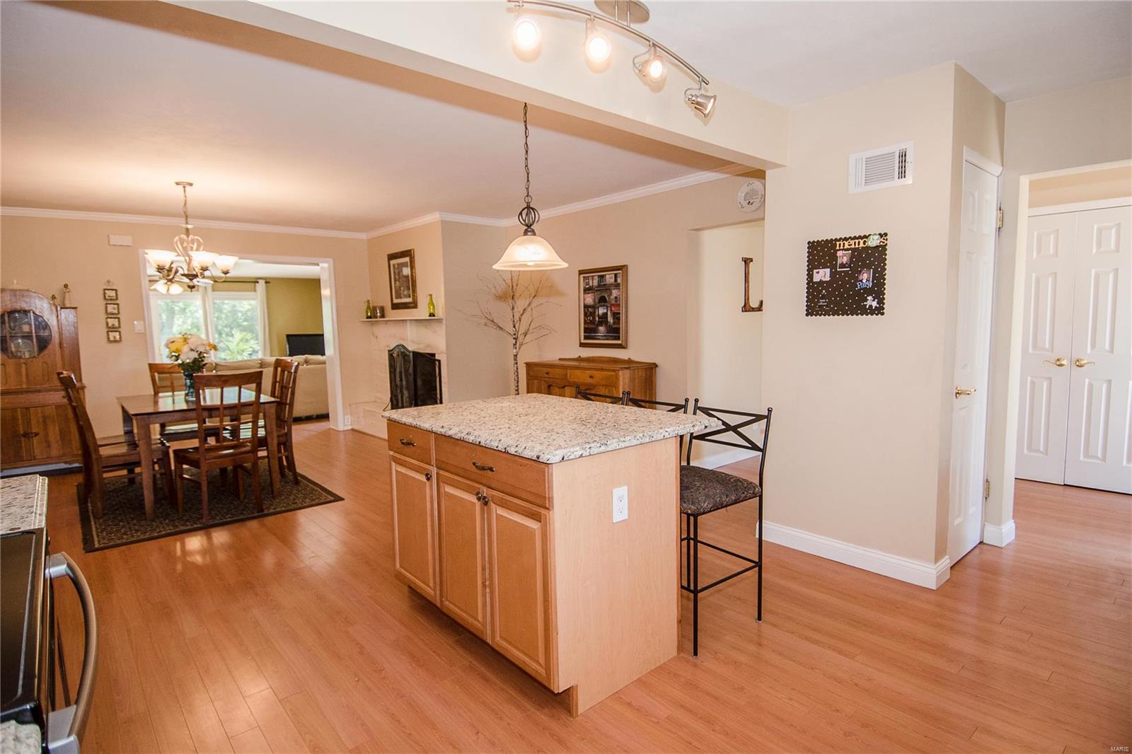 5428 Kerth Road St. Louis, MO 63128 - Photo 5 of 41 Gallery Image 5