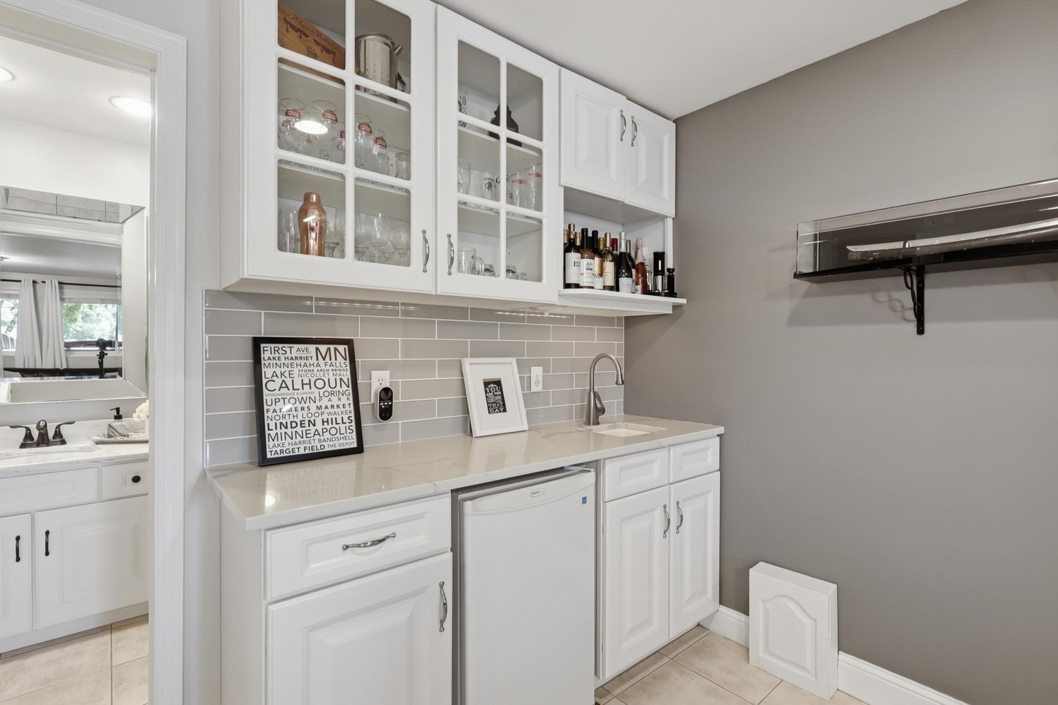 9247 Lake Riley Boulevard Chanhassen, MN 55317 - Photo 25 of 56