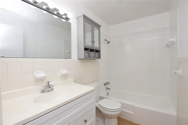 $1,050 | 613 Robin Road, Unit 1, Lakeland, FL 33803