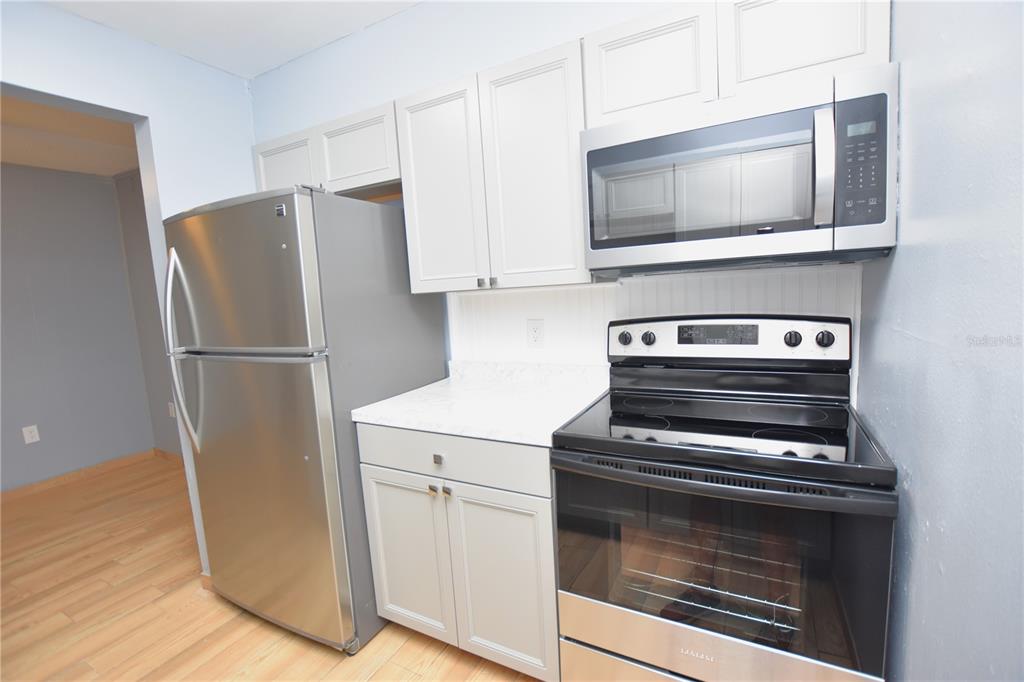 613 Robin Road, Unit 1 Lakeland, FL 33803 - Photo 3 of 19