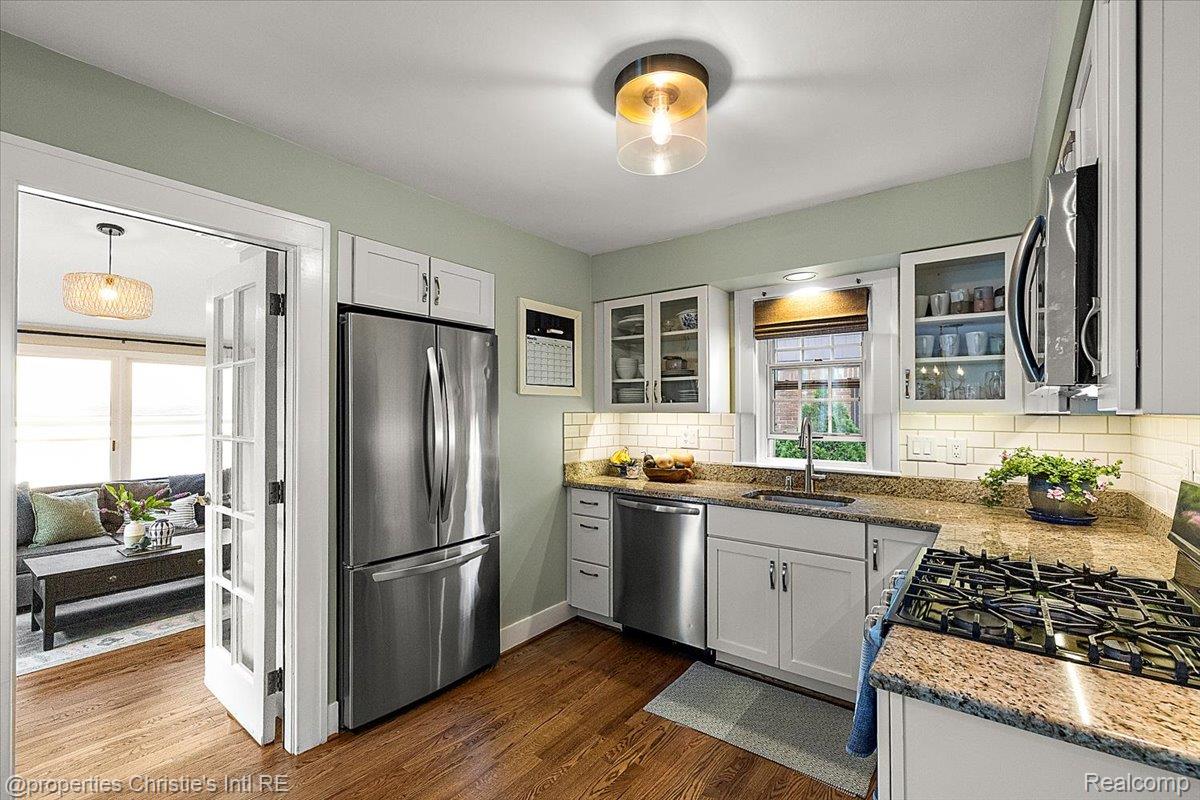788 Rivard Boulevard Grosse Pointe, MI 48230 - Photo 13 of 32 39-788 Ricard -39.jpg