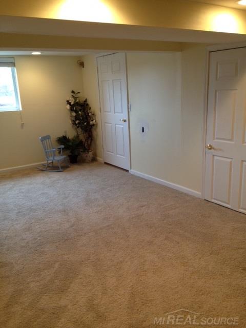 2203 Chippenham Chase Rochester Hills, MI 48306 - Photo 23 of 33