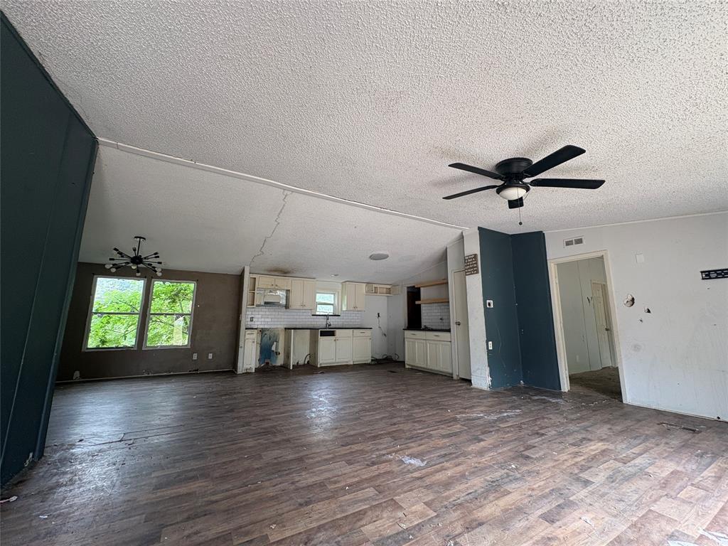 134 Canyon Valley Lane Springtown, TX 76082 - Photo 3 of 28