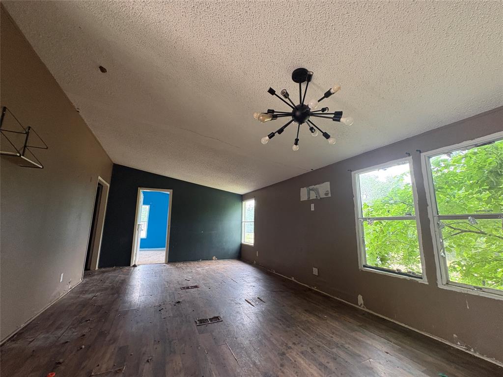 134 Canyon Valley Lane Springtown, TX 76082 - Photo 5 of 28