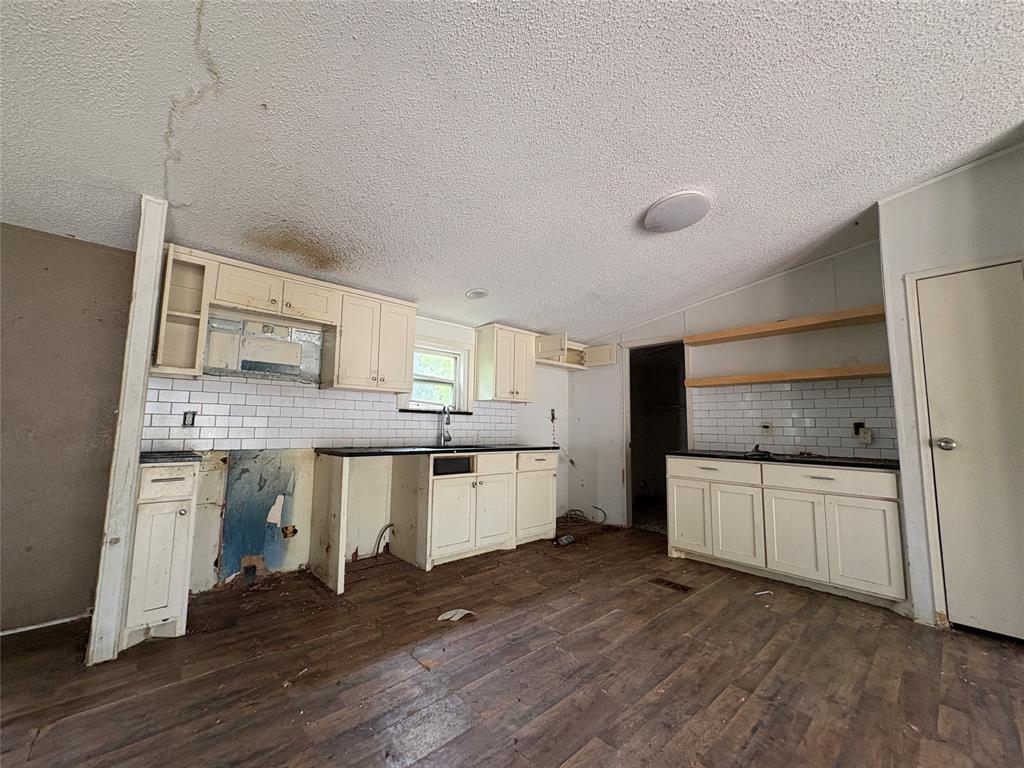 134 Canyon Valley Lane Springtown, TX 76082 - Photo 7 of 28
