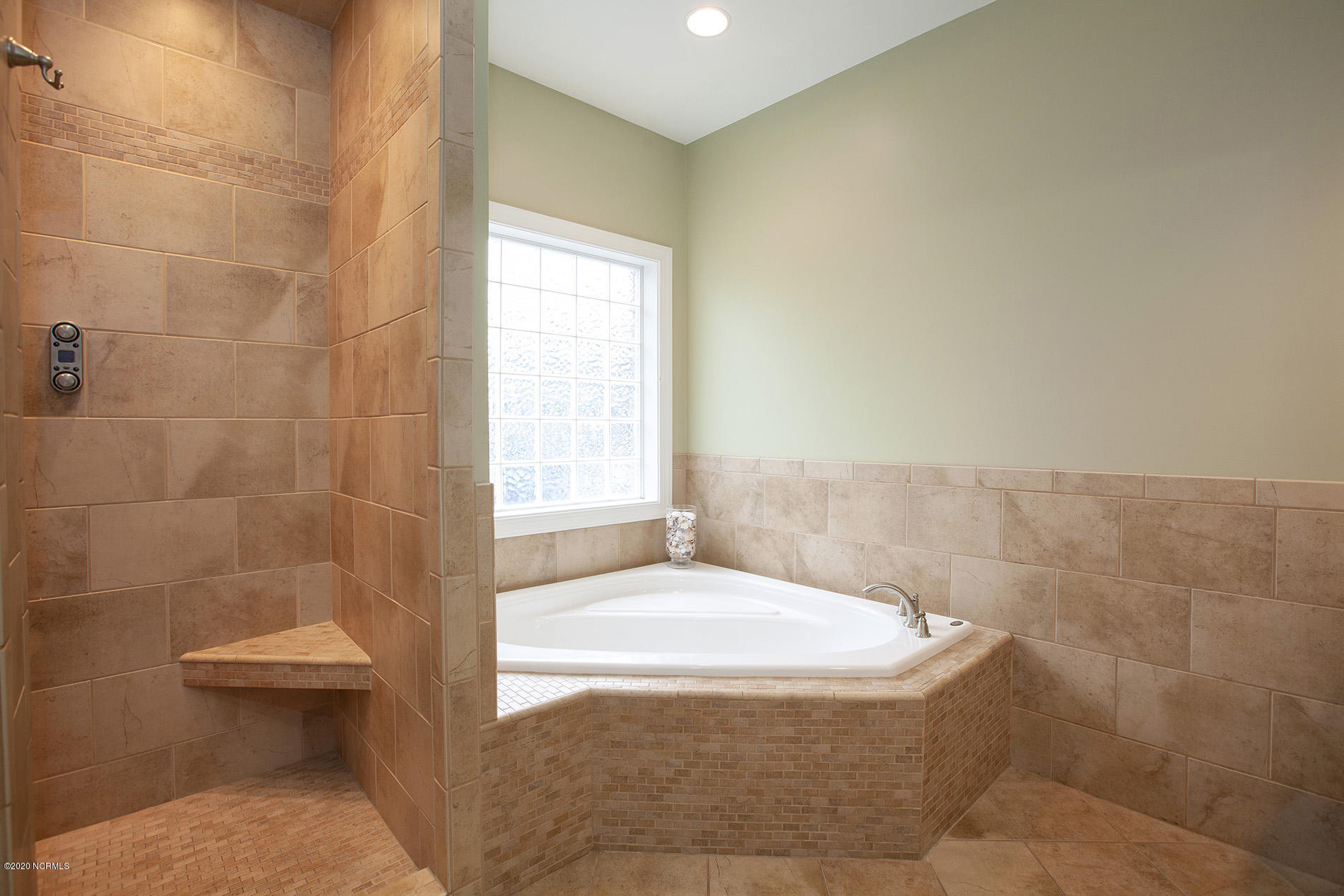 1523 Sapphire Ridge Road Wilmington, NC 28409 - Photo 20 of 43 Sapphire 1523 8mba Todd_8210