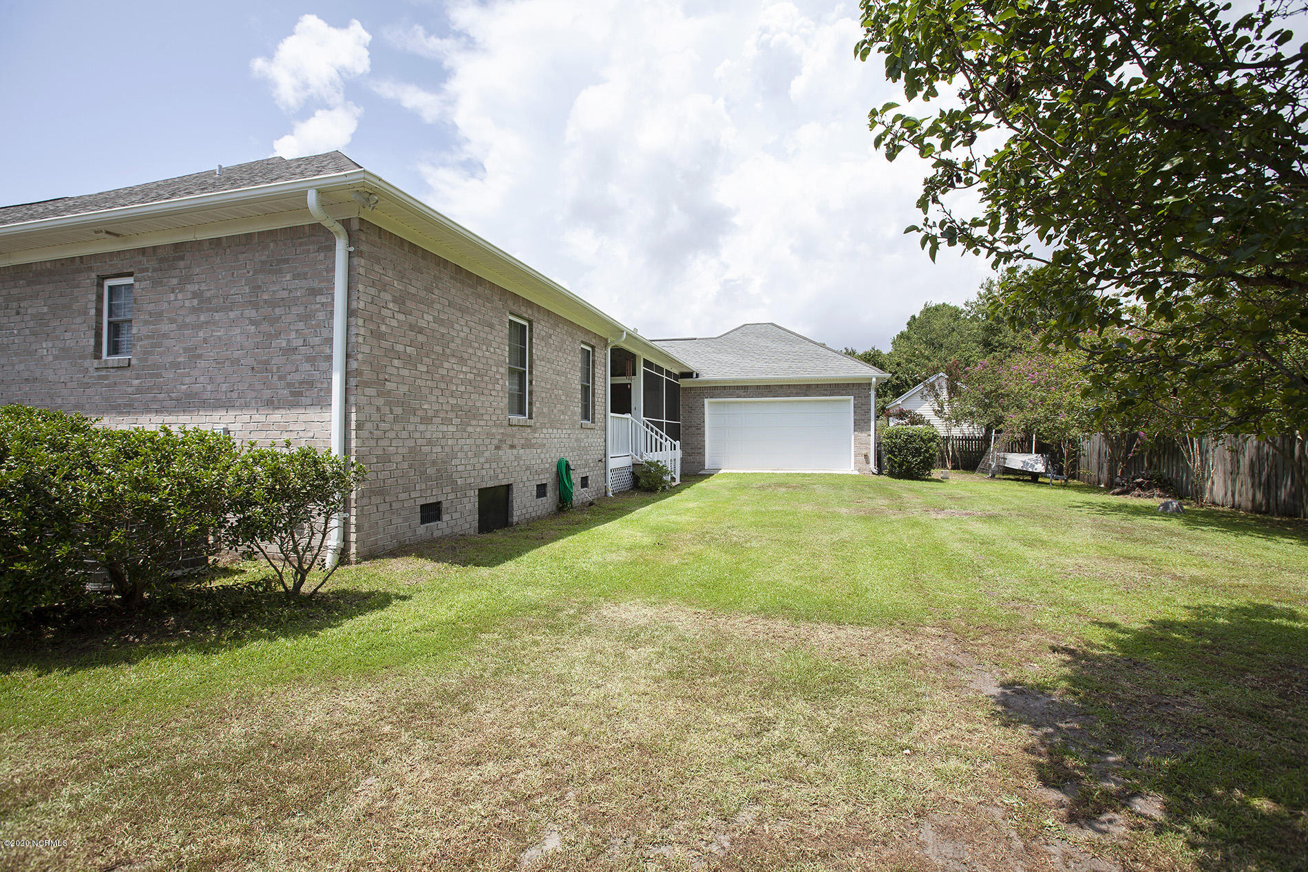 1523 Sapphire Ridge Road Wilmington, NC 28409 - Photo 34 of 43 Sapphire 1523 back Todd_8045