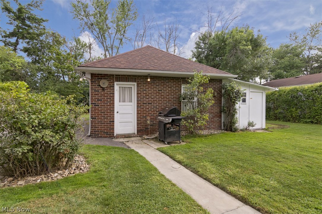 5180 Eastover Road Cleveland, OH 44124 - Photo 28 of 34