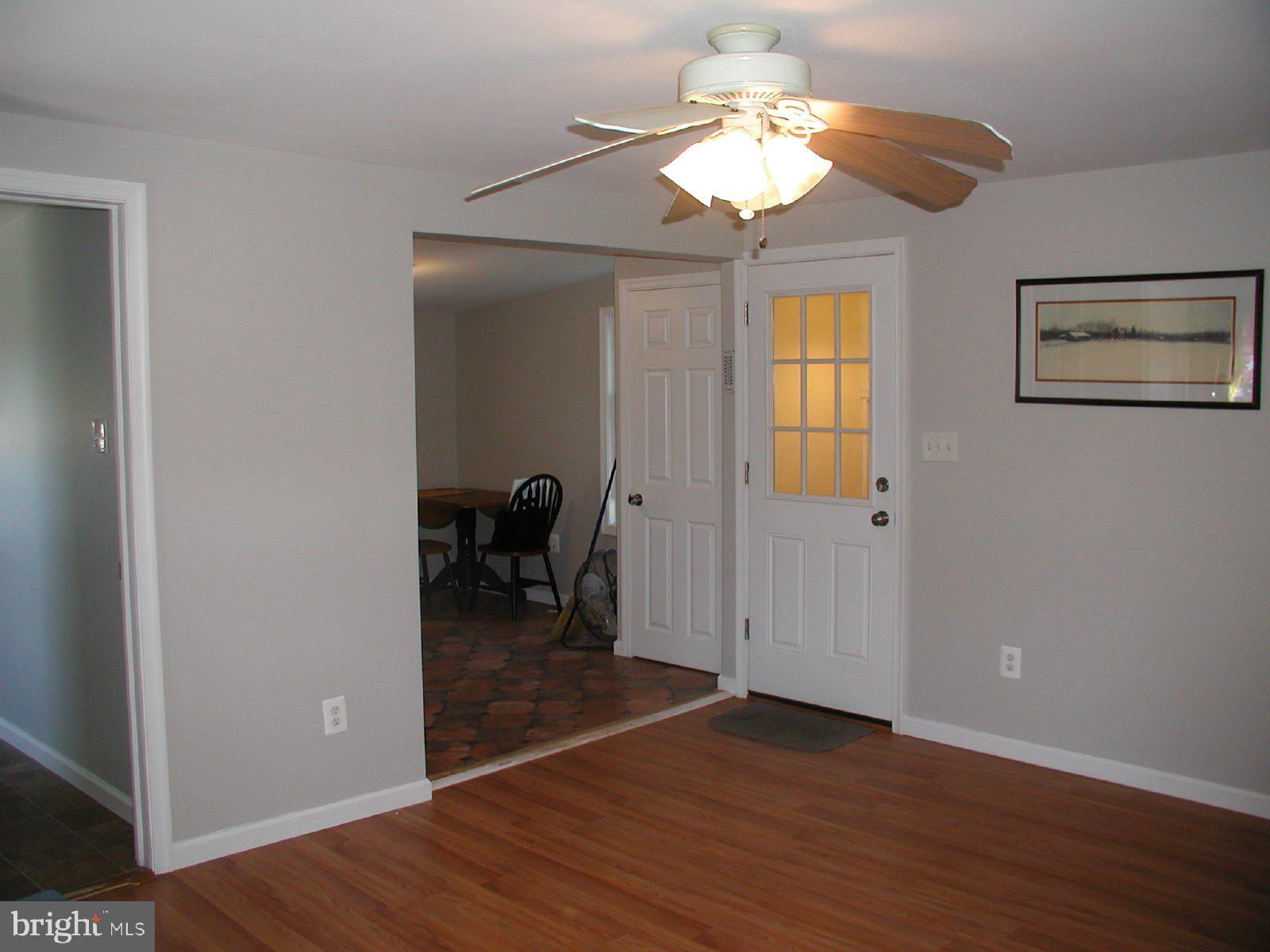 191 West Cohawkin Road, Unit B Clarksboro, NJ 08020 - Photo 4 of 7 Bright and inviting entryway space.