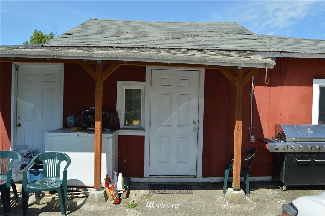 8608 Golden Given Road East Tacoma, WA 98445 - Photo 12 of 17 Gallery Image 12