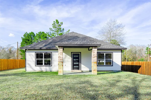 $290,000 | 408 County Road 3414, Cleveland, TX 77327